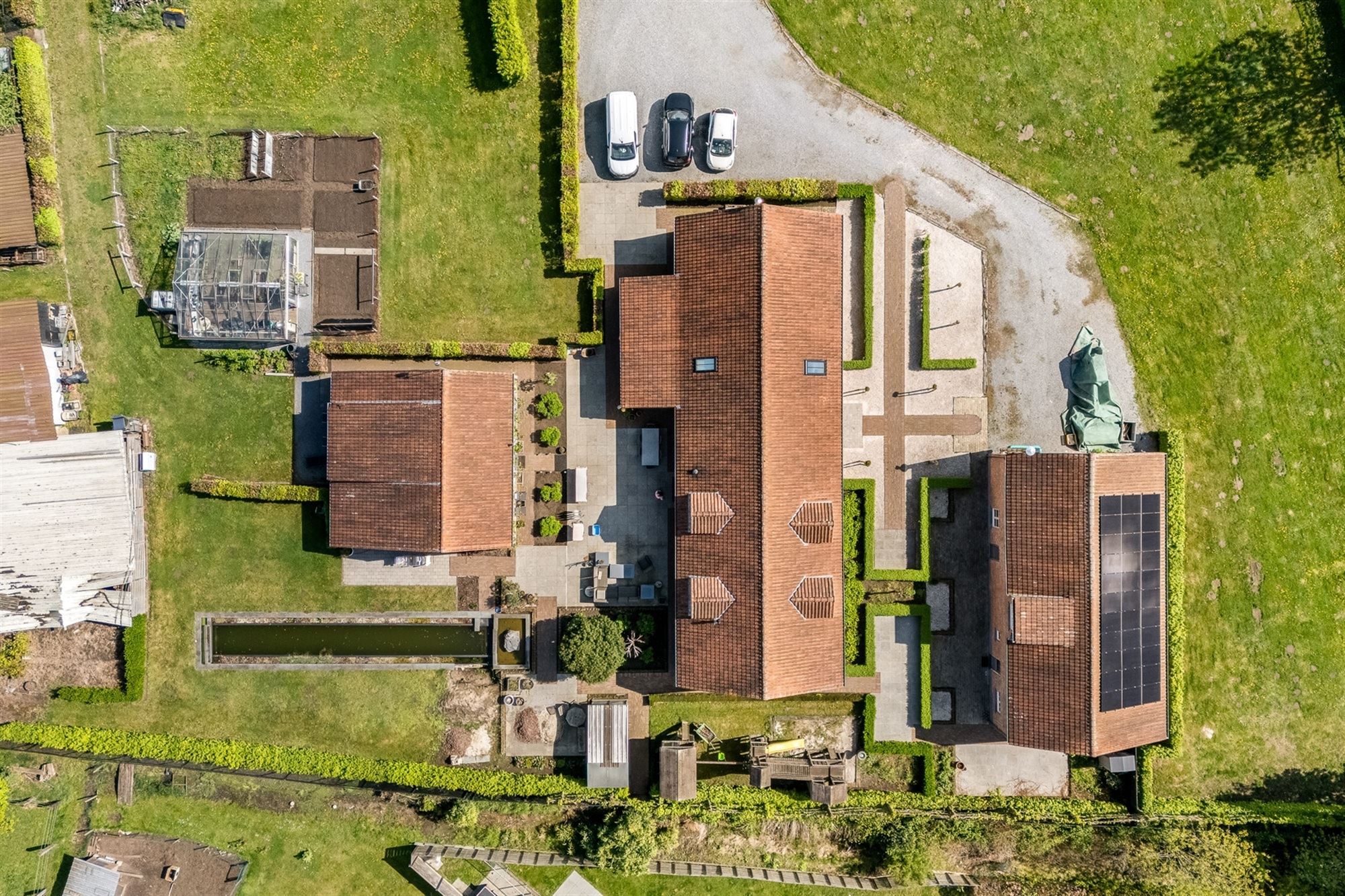 UNIEK EIGENDOM TE PAAL OP PERCEEL VAN MAAR LIEFST 1,2 HECTARE - foto 3