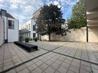 Indeling: Deze stijlvolle gemeubelde studio is gelegen in de woongalerij 'Cornelis Floris' in de Everdijstraat in Antwerpen. Een voormalig...