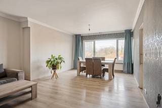 Lichtrijk appartement op toplocatie in Deurne!Dit ruime appartement op de 4de verdieping (met lift) is ideaal gelegen op wandelafstand van...