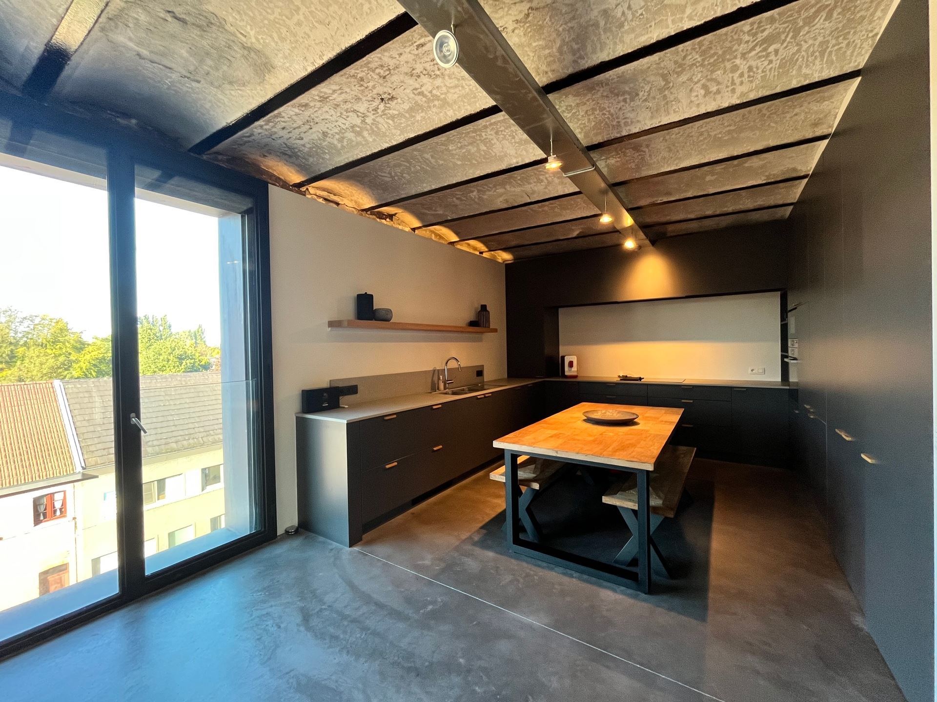 Exclusief loftappartement op de Axel Vervoordt-site aan het kanaal in Wijnegem - foto 5