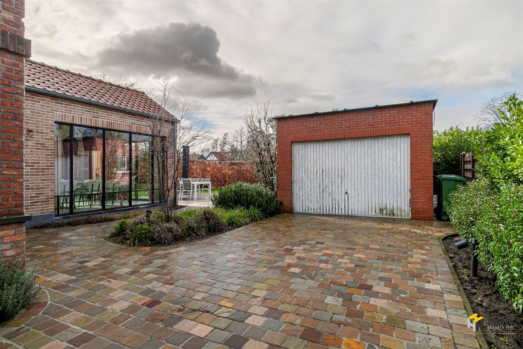 Gerenoveerde woning (159 m²) met 3 slaapkamers en garage in Kapellen. - foto 3