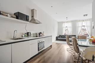 Gezellige duplex met 2 slaapkamers en balkon op Zurenborg!Dit appartement is gelegen op de gelijkvloerse verdieping van een recente totaalrenovatie...