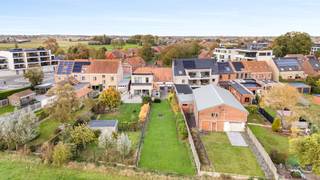 Te renoveren woning op 559m² met 4 slaapkamers en een gezellige tuin – ideaal voor wie graag de handen uit de mouwen steekt!ONTDEK DEZE WONING VIA...