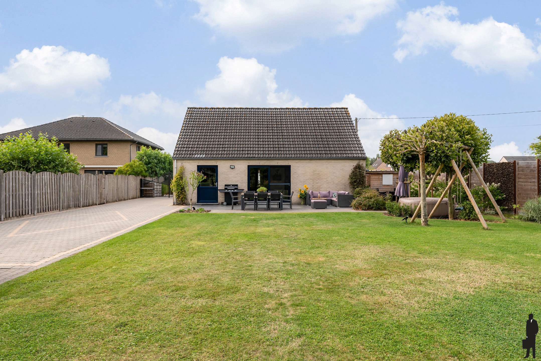 House for sale in Begijnendijk with 3 bedrooms - photo 1