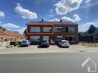 Centrally located apartment on the 1st floor (no elevator). The apartment consists of an entrance hall with separate guest toilet, a spacious living...