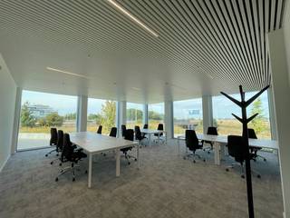 Bureau neuf phénoménalement situé de 21 m² à louer, à seulement 900 m de la sortie R0 Zaventem-Henneaulaan. Les espaces de haute qualité,...