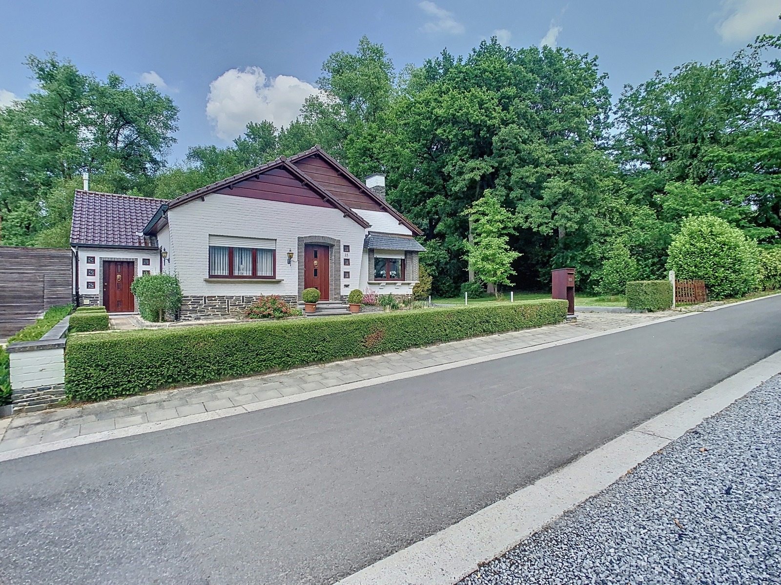 Woning met 2 SLPK, garages en riante tuin, op Toplocatie! - foto 1