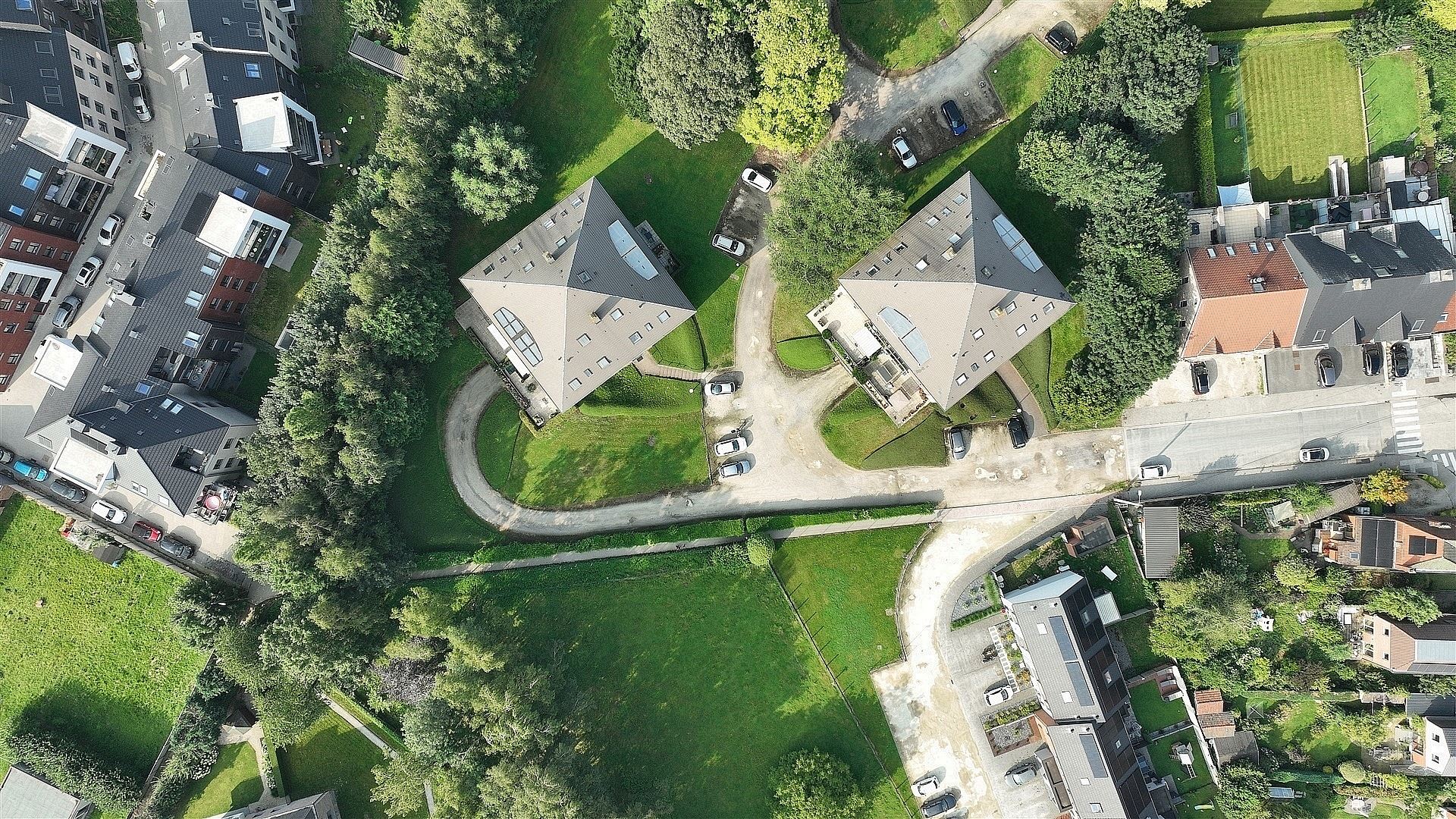 SOUS OPTION Bel appartement 2 ch ds un cadre privilégié - photo 2