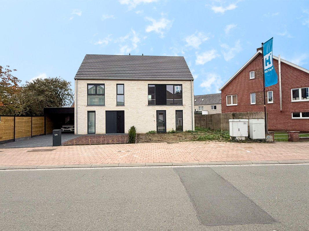 Hectaar bouwt twee ruime halfopen woningen te Serskamp - foto 1