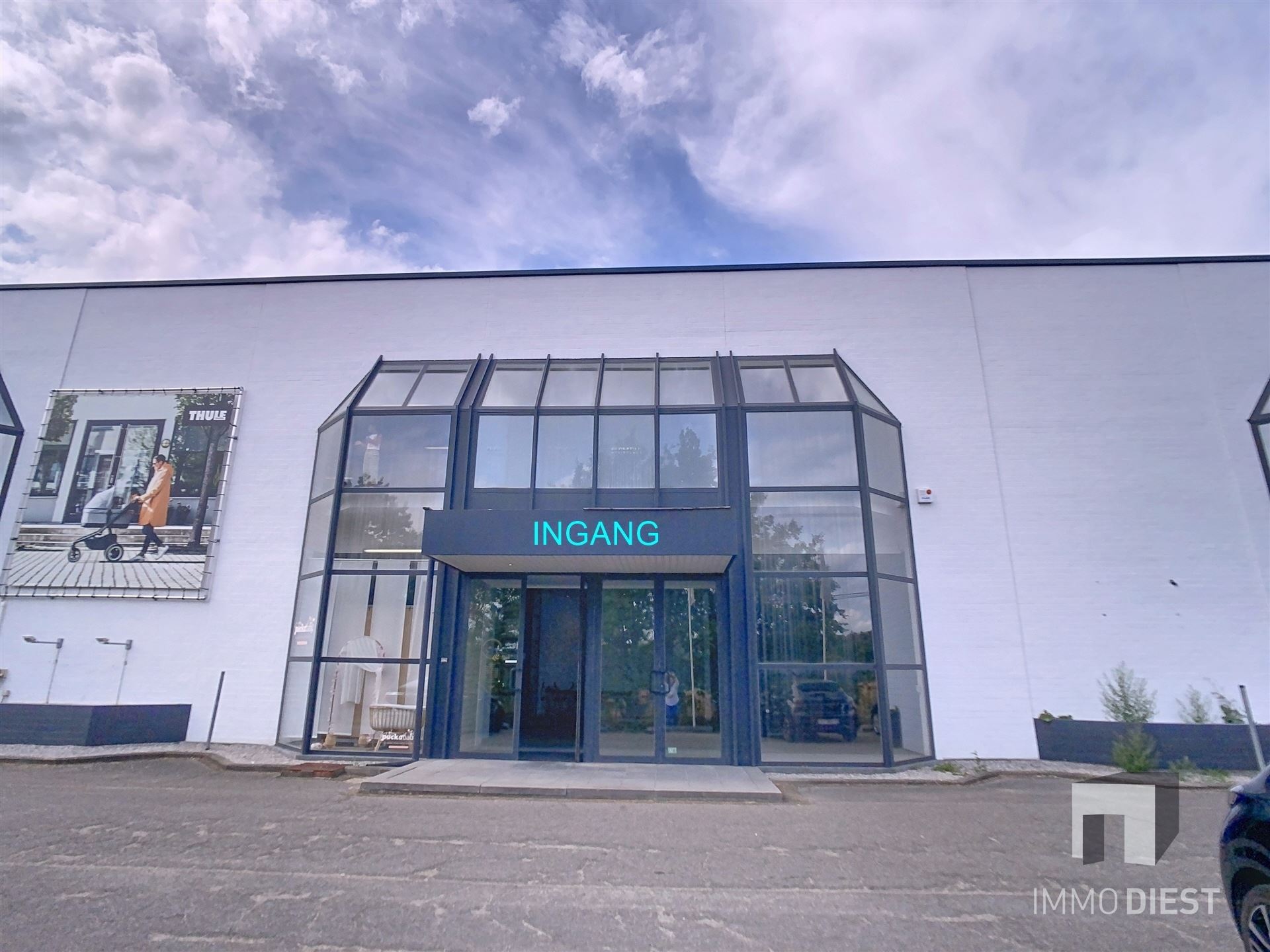 Handelspandvan 1633 m2 met ruime parking langs verbindingsweg - foto 2