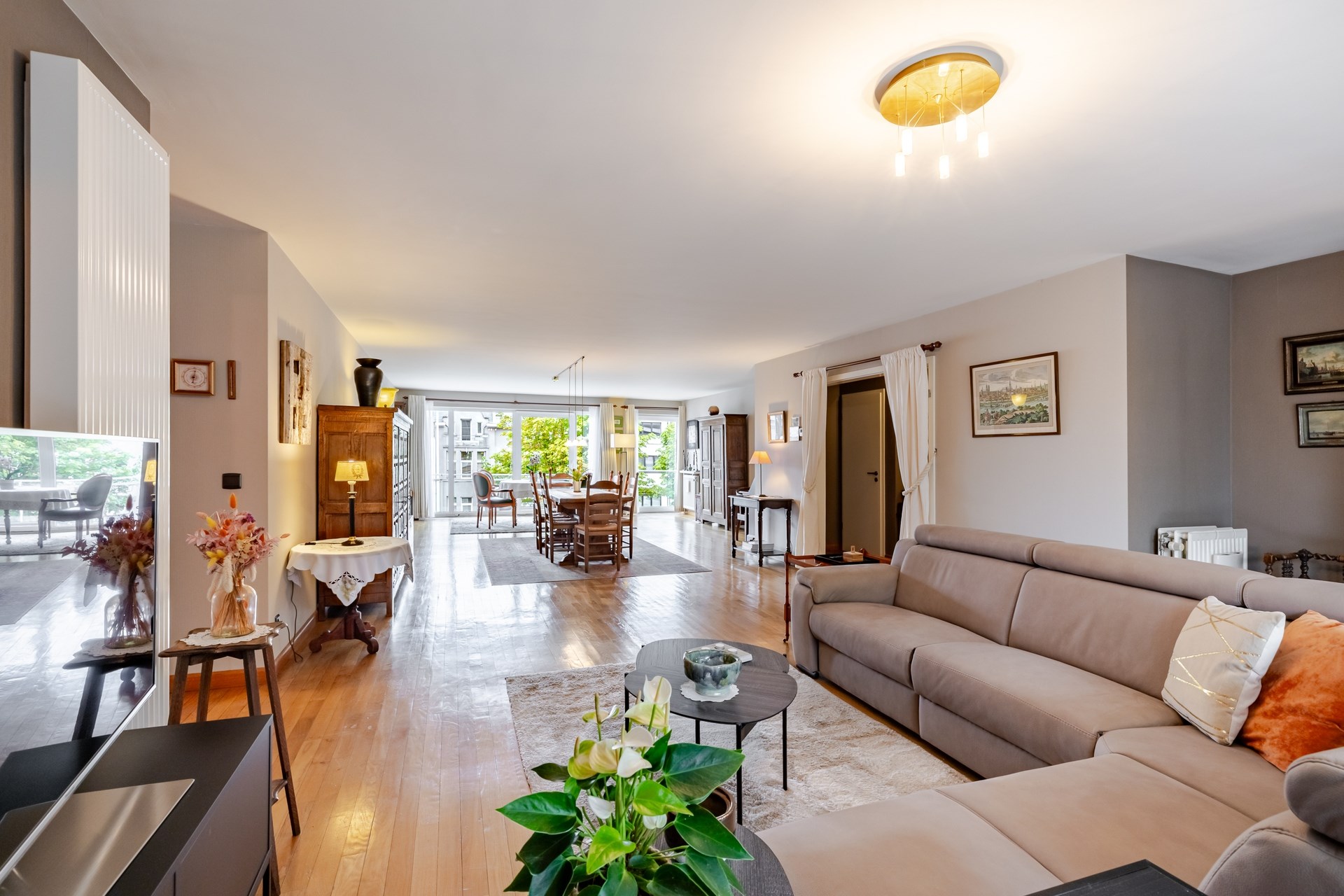 Exclusief en bijzonder ruim appartement van 183 m² met zuidgericht terras en uniek zicht op het groen, op wandelafstand van het stadspark en centrum van Aalst - foto 4