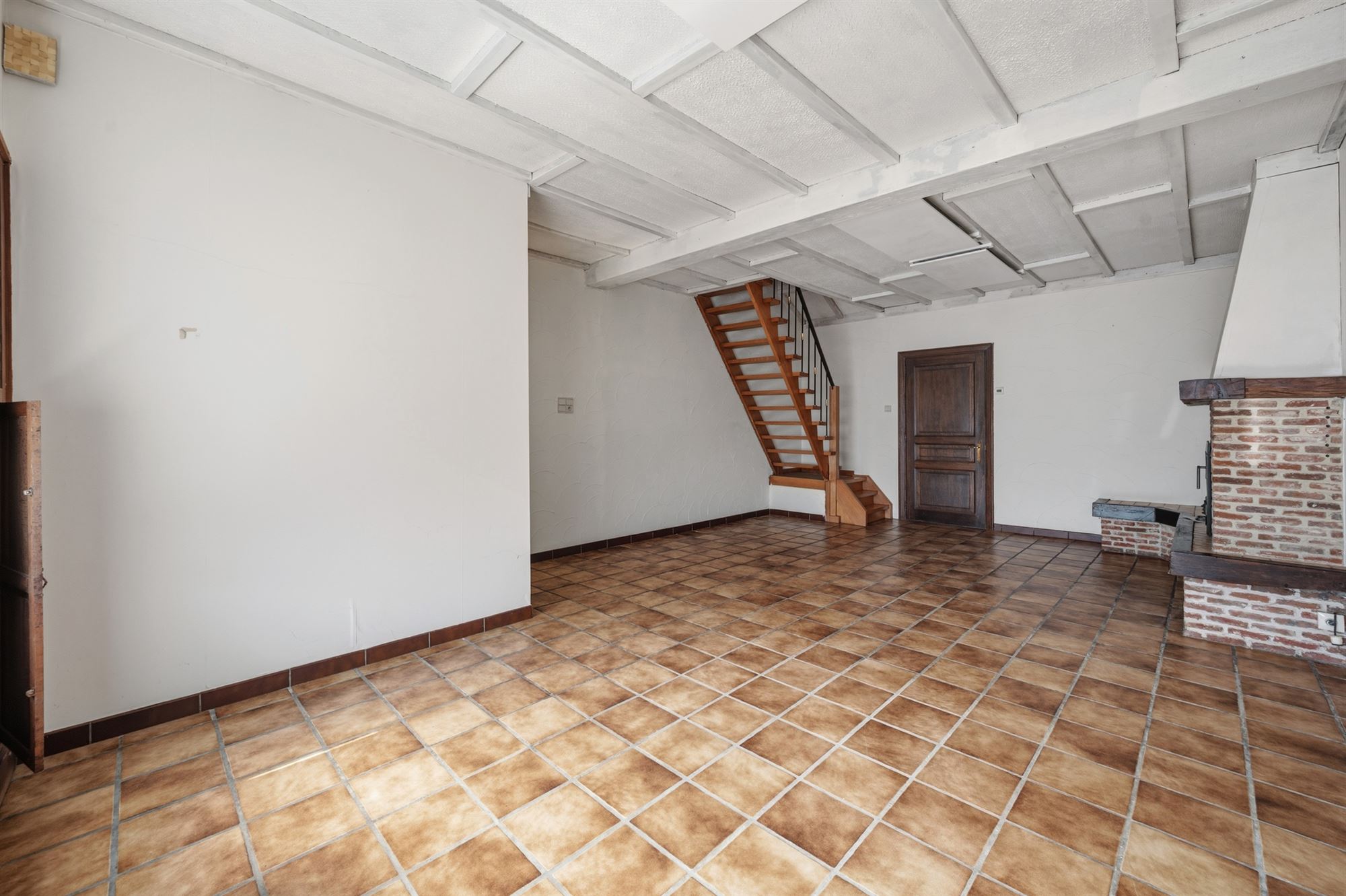 Te renoveren huis met 2 kamers en tuin - foto 3