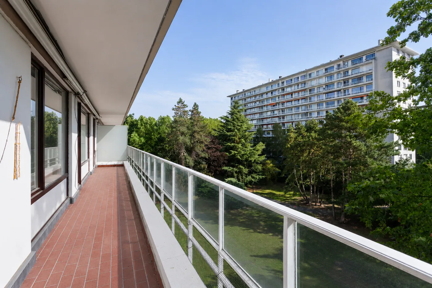 Instapklaar 2-slpk appartement met zonnig terras in Berchem - foto 4