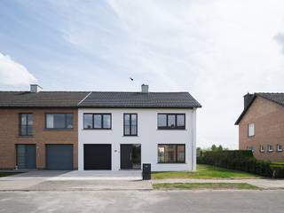 Hoogwaardig gerenoveerde gezinswoning met 4 slaapkamers en landelijke zichten – nabij station HansbekeDeze instapklare woning bevindt zich in een...