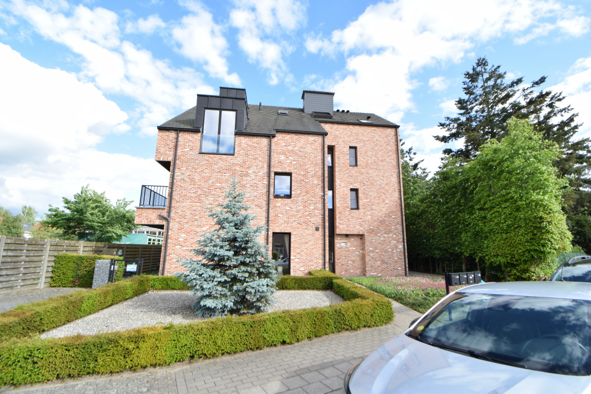 Triplex appartement met 3 slpks, terras en grote garage. - foto 2