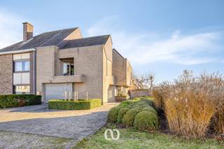 Gezellige halfopen woning met 3 slaapkamers aan de stadsrand van Oudenaarde!Bent u op zoek naar de perfecte balans tussen groen, ruimte en een...