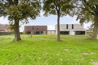 Comme chez soi au cœur de la natureCaché au fond d'un cul-de-sac paisible, une belle opportunité vous attend pour vraiment rentrer chez vous...