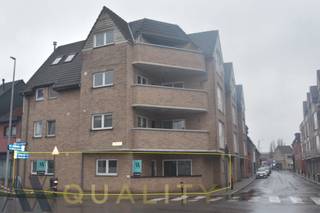 Nabij het station van Dendermonde gelegen, energiezuinig, Instapklaar gelijkvloers 3 slpk.-appartement (120 m²) met 2 badk., een...