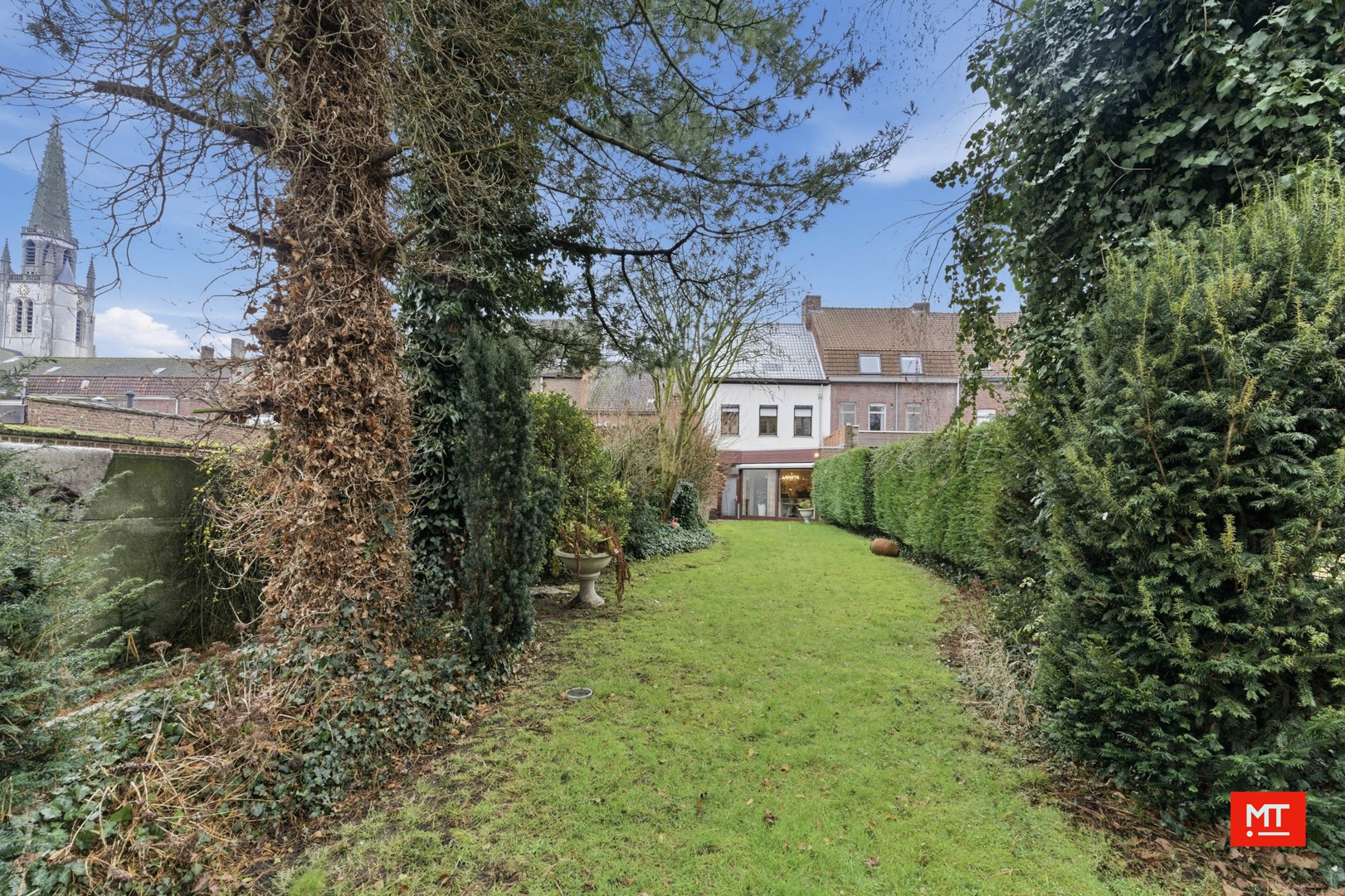 Op te frissen alleenstaande woning met 3 slaapkamers (+ mogelijk), garage en tuin in het centrum van Wervik - foto 2