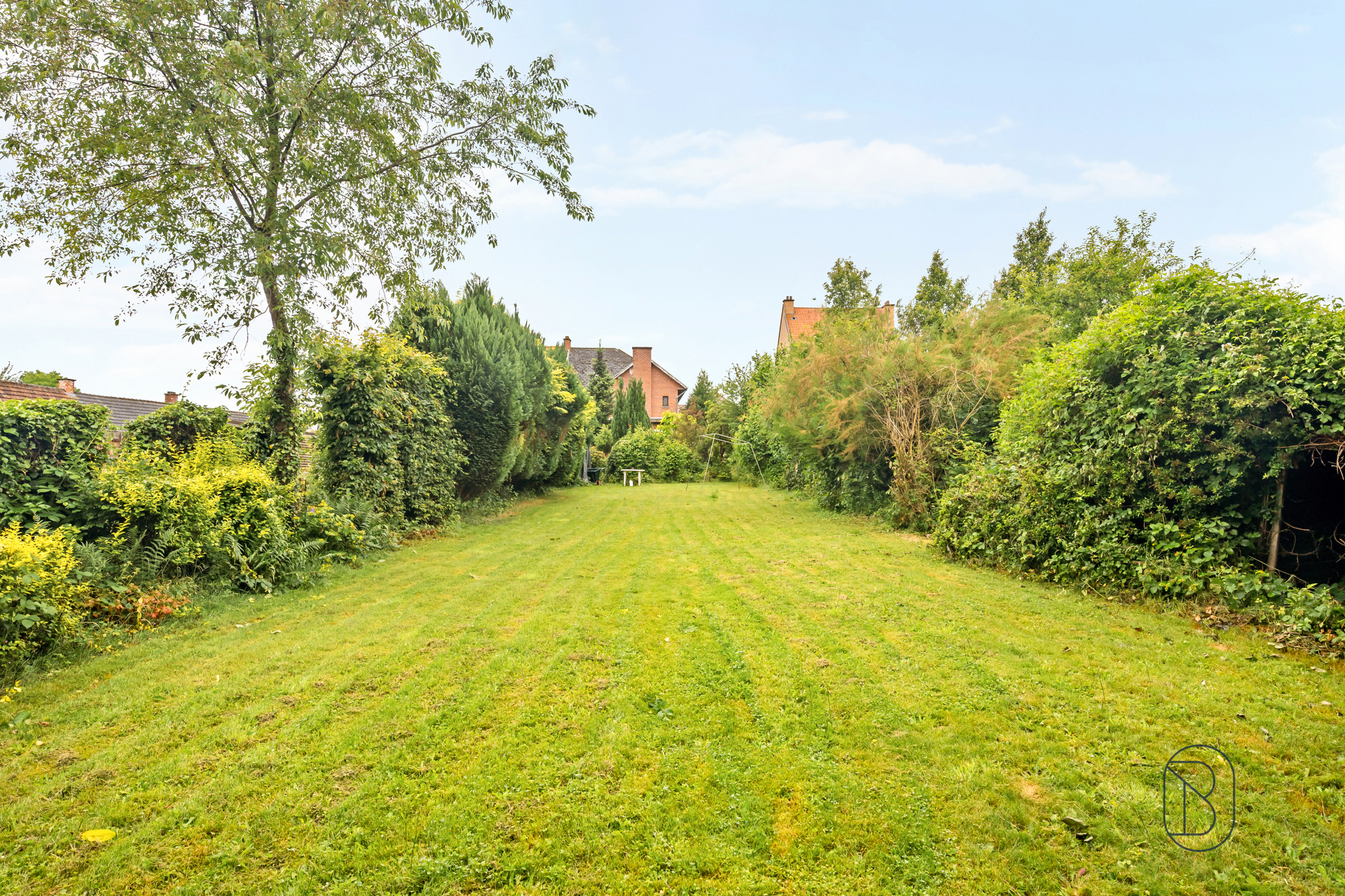 Degelijke gezinswoning op uitzonderlijk perceel van 2.330m²! - foto 4