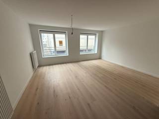 Schitterend gerenoveerd gelijkvloersappartement met terras op centrale ligging in de Koningin der badsteden en op wandelafstand van het strand en...