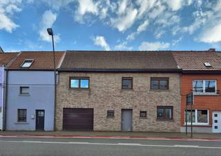 Projet de rénovation XXL avec un potentiel unique sur une localisation stratégique.Vous recherchez de l'espace et du rendement ? Cet immeuble...