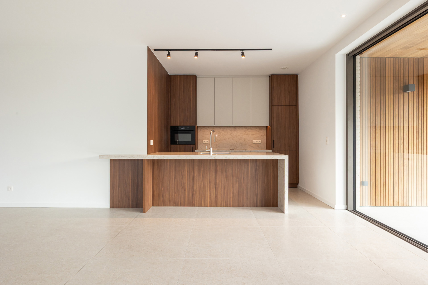 Prestigieus nieuwbouwappartement met ruime tuin en terras. - foto 5