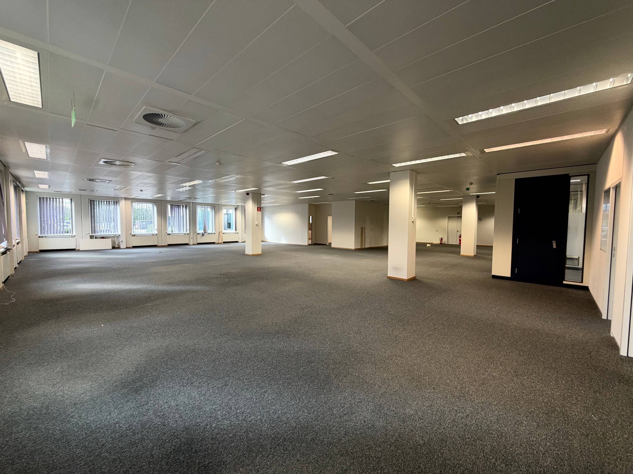 INSTAPKLARE KANTOORRUIMTE VAN 551 m² NABIJ DE E19 TE KONTICH - photo 5