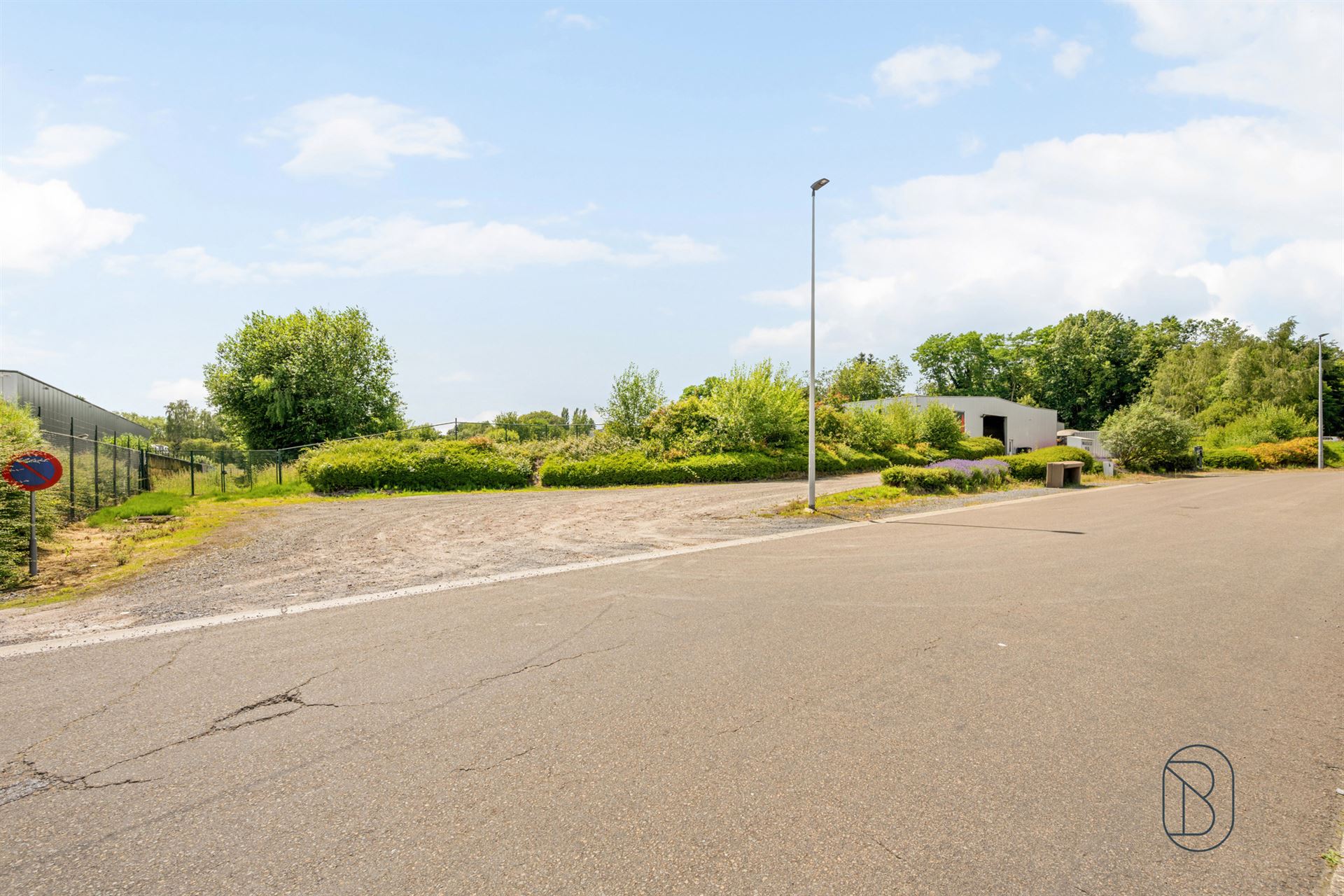 Loods met appartement + studio op 1,45 hectare - foto 4