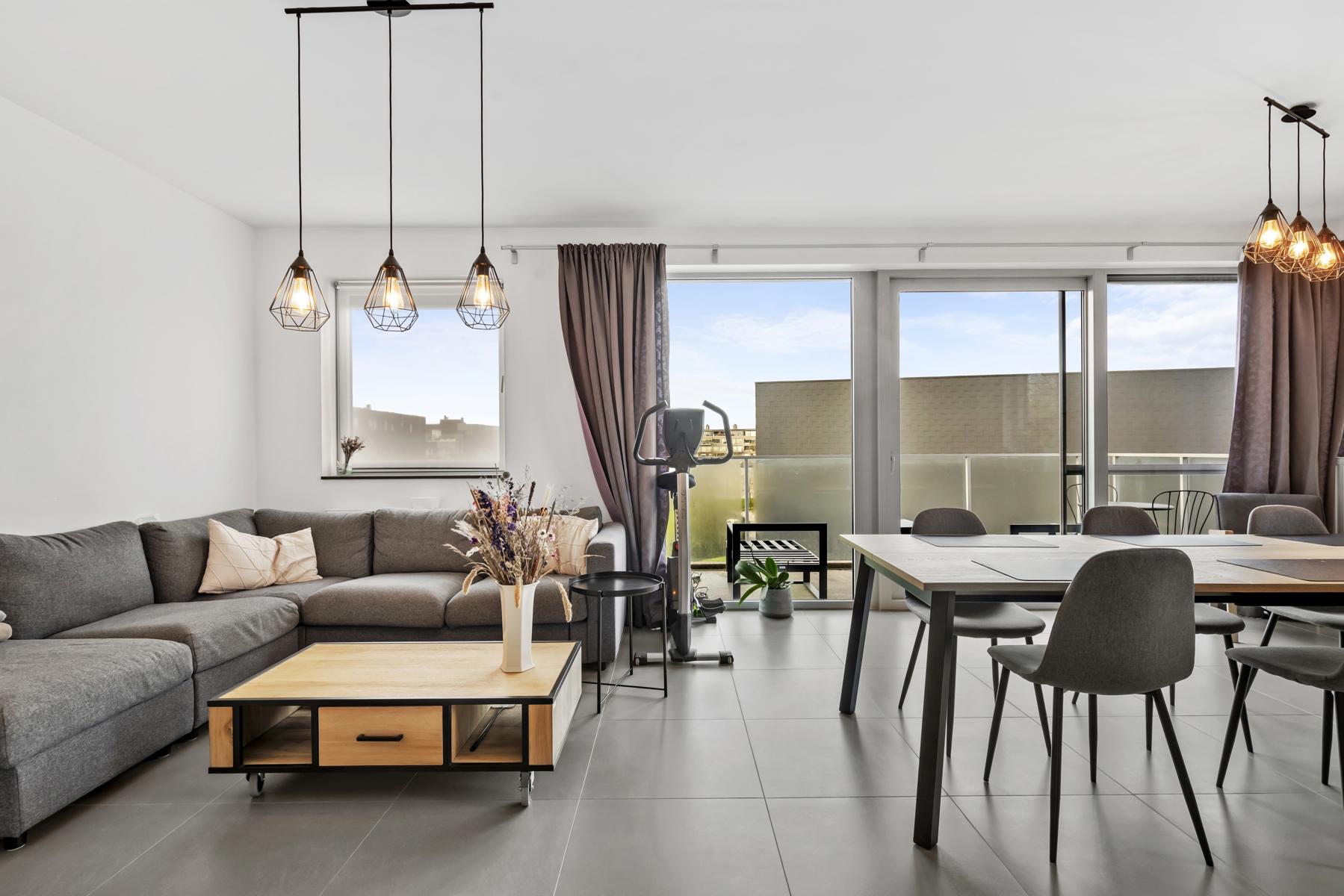 Tweeslaapkamer appartement met ruim terras in centrum Lokeren  - foto 1