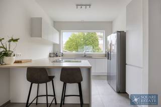 Square Estate vous présente ce superbe appartement duplex situé dans une copropriété récente. L'appartement se compose comme suit: un hall d'entrée...