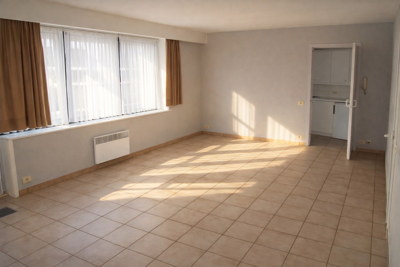 Ruim 2-slp appartement met zonnig terrasje, centrum Torhout - foto 2