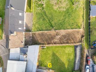 Dit perceel bouwgrond (met te slopen woning) voor gesloten bebouwing op 4a06ca is gelegen langs de Pastoor Lenaertsstraat te Membruggen. In deze...