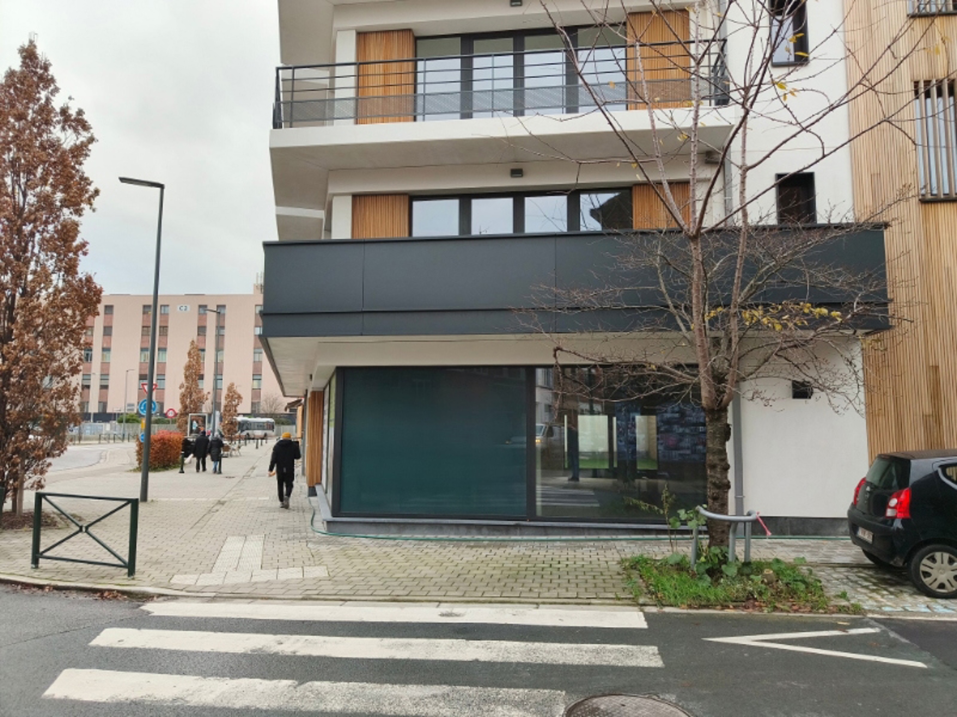 Commercial à louer à Forest - photo 3