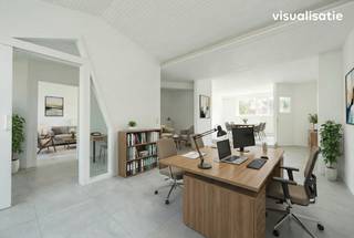 Te renoveren handelsgelijkvloers van 141m² met potentieel tot woongelegenheid. EPC C-label. Garage optioneel bij aan te kopen.Ligging: Op...