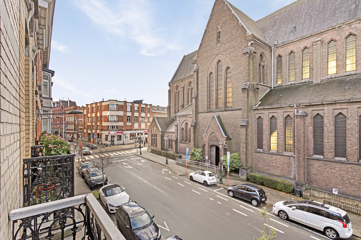 Townhouse for sale in Schaerbeek! - photo 1