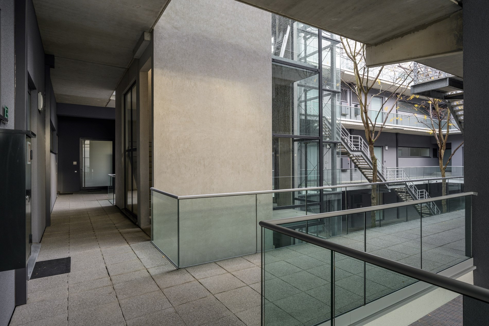 Exclusieve maatwerk-loft met een bewoonbare oppervlakte van 202m², met 2 ruime terrassen te Hasselt. - foto 2