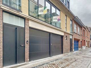 In het hart van het bruisende centrum van Lier bevindt zich dit appartement met één slaapkamer.Bij binnenkomst word je verwelkomd in een lichtrijke...