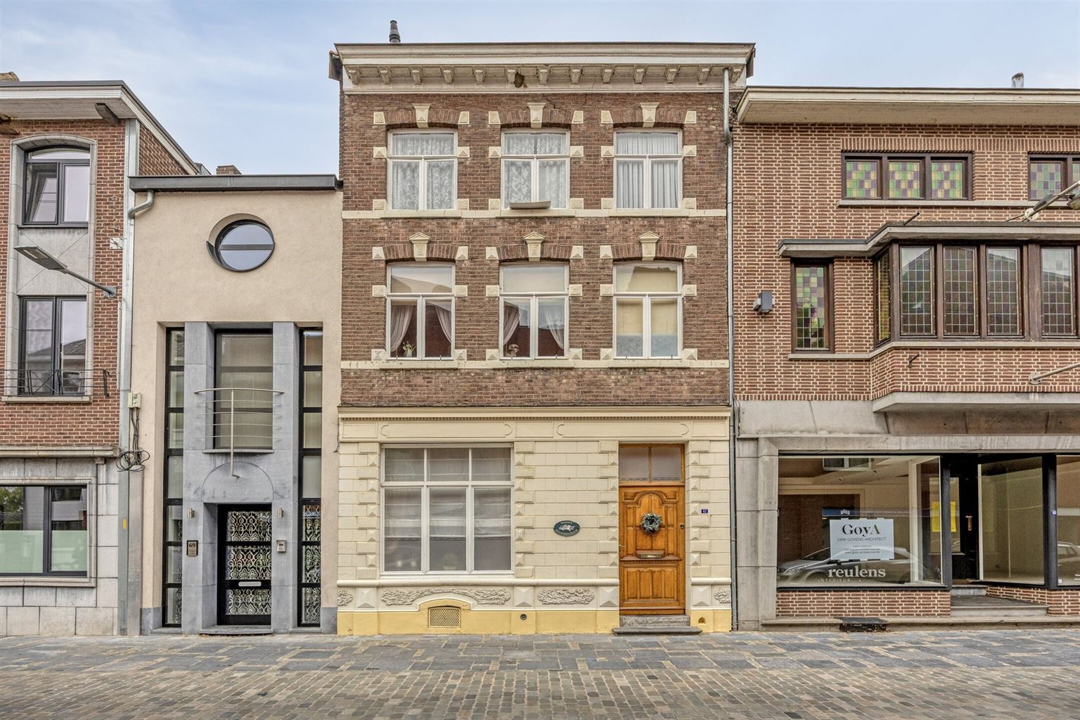 Maison à vendre à Maaseik avec 6 chambres - photo 1