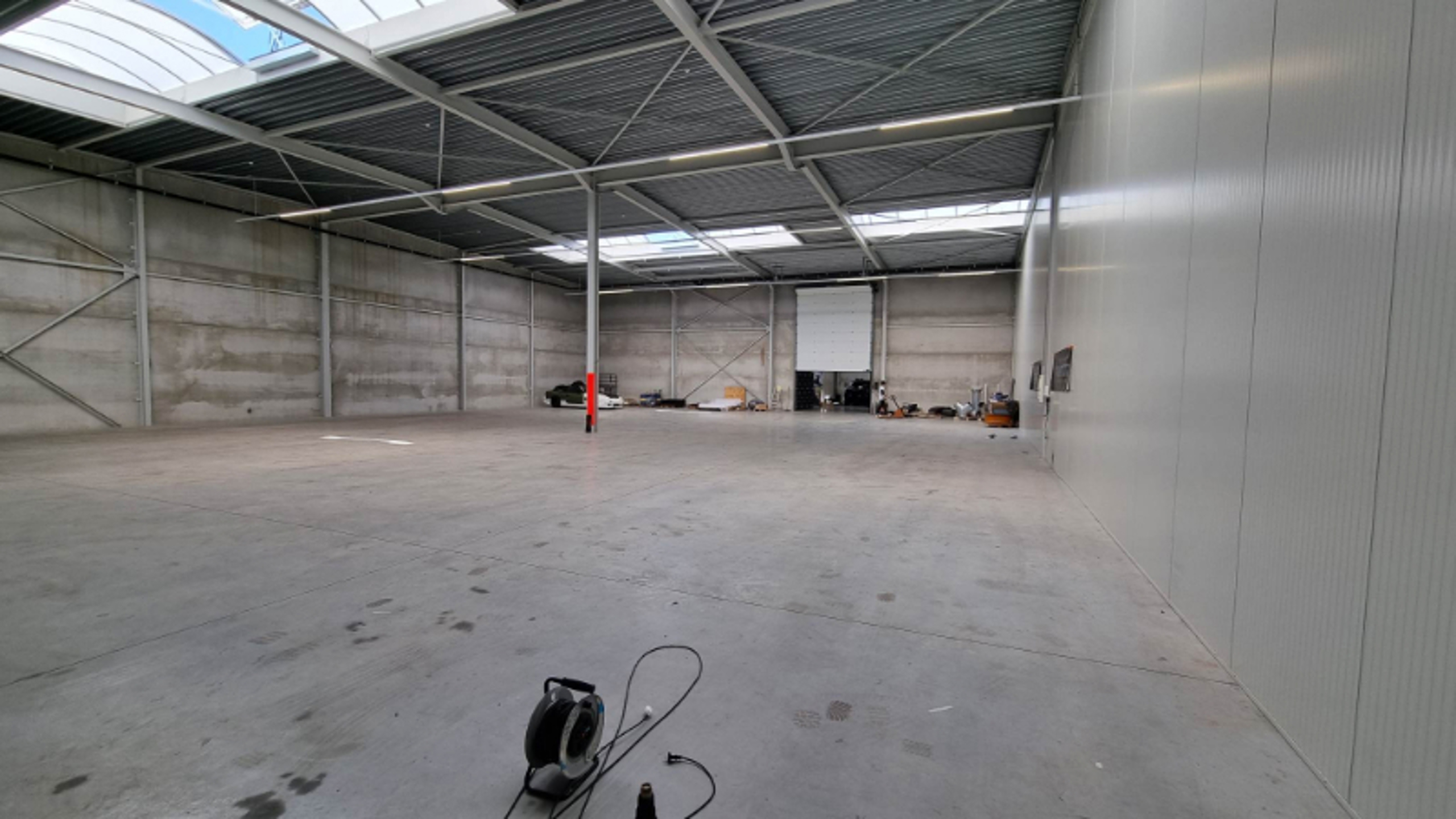 Magazijn van 204 m² te huur op toplocatie in Aartselaar! - foto 3