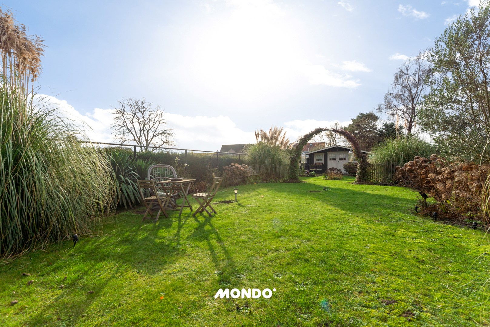 Ruime gezinswoning 4 slaapkamers met tuin, vijver en garage - foto 4