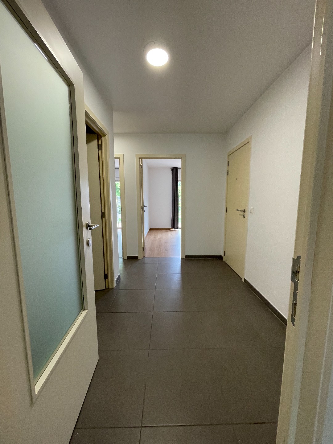 Ruim villa-appartement met terras, lift en garage in Merelbeke - 2 slaapkamers - Energielabel A - 88.00m² bewoonbare oppervlakte - foto 3