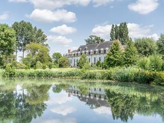 Gelegen in een van de best bewaarde dorpjes van Waals-Brabant, is deze opmerkelijke en prachtig bewaarde vierkantshoeve goed voor een...