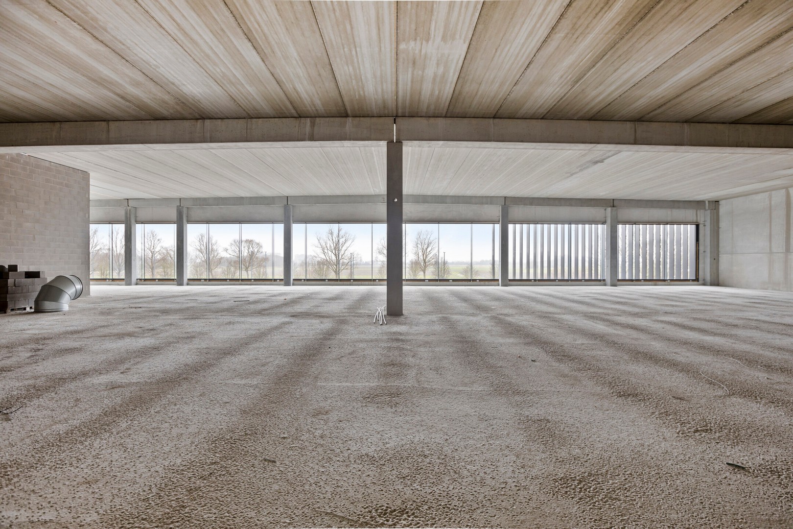 Kantoorruimte te huur op een zichtlocatie aan belangrijke invalswegen te Veurne - foto 5