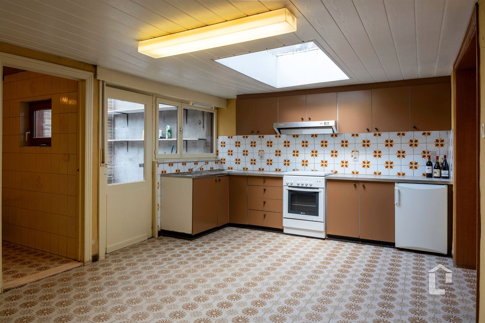 Te renoveren rijwoning met veel potentieel - foto 4