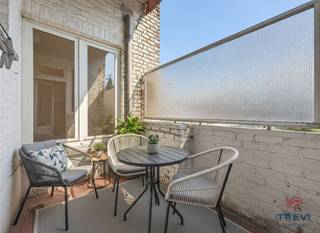 Enghien centre-ville, idéalement situé face à la gare, proche des écoles et des commerces, bel appartement au 2 étage d'une petite résidence...