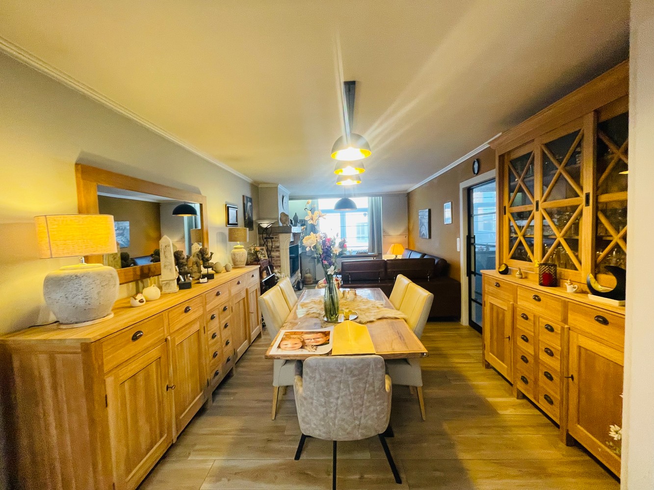 Sint-Andries,Uiterst verzorgd INSTAPKLAAR ENERGIEZUINIG woonhuis ( reno 2019) met grote, zonnige ZUIDWESTgerichte aangelegde terrastuin en prachtig ingericht HUISJE achteraan in de tuin, - foto 5