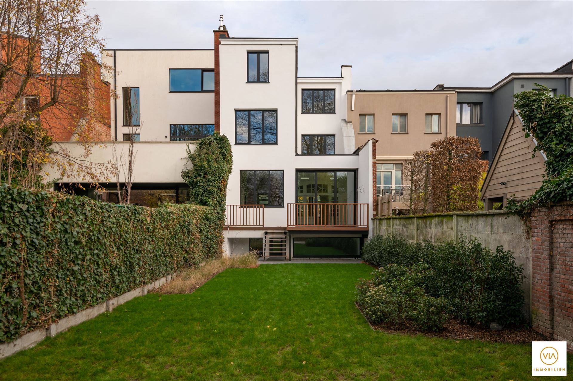 Karaktervolle woning met totaalrenovatie + Z-tuin - foto 4