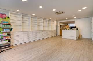 Le long de la Bossuytlaan à Assebroek, nous trouvons cet intéressant immeuble de placement à vendre, une combinaison idéale de vie...