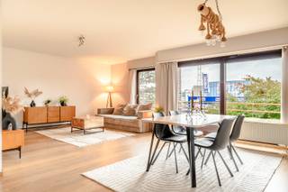 Welkom in de Breendonkstraat te Willebroek - Tisselt.Ook zin om dit leuk en lichtrijk appartement te bezichtigen? We nemen je graag even mee in onze...